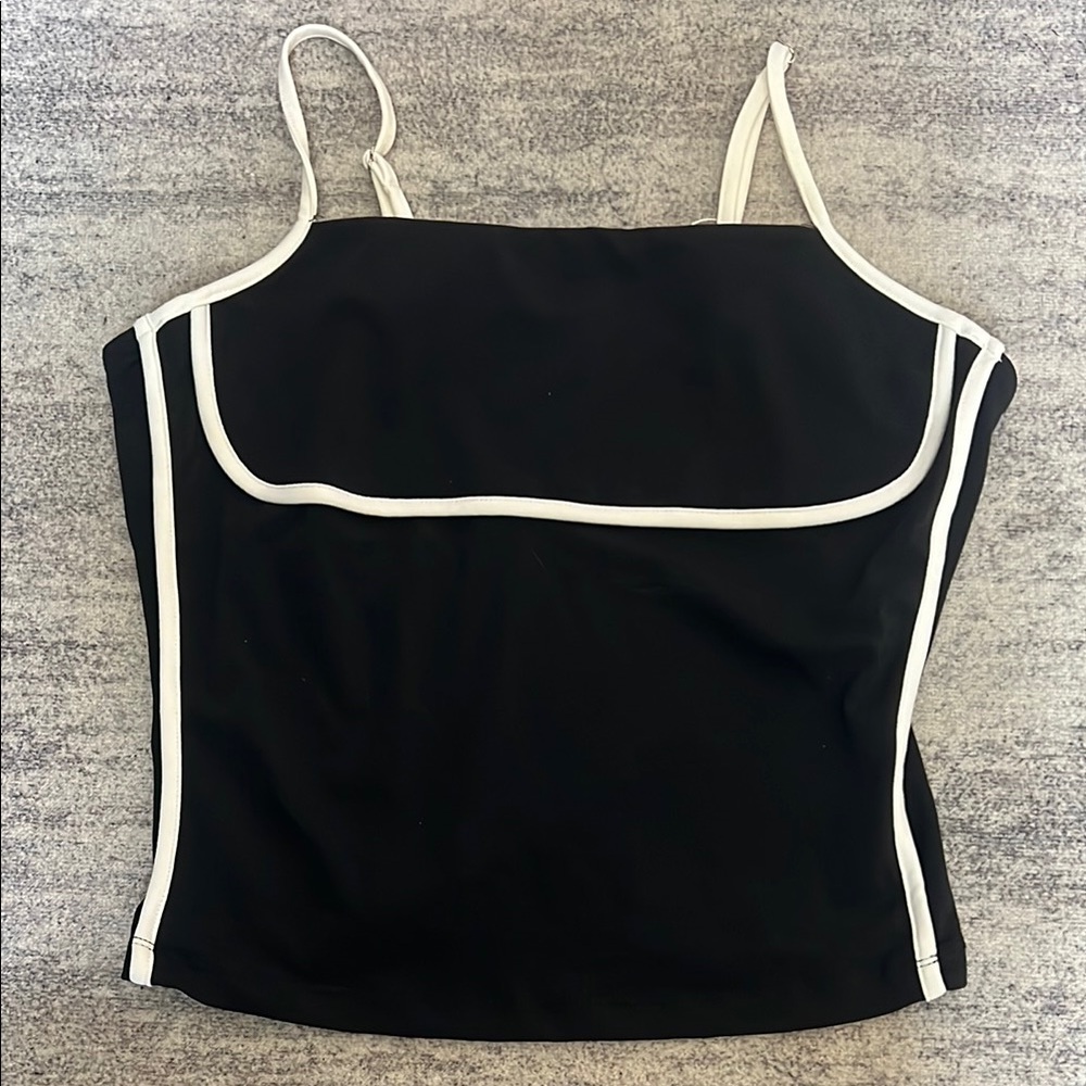 NWT trendy queen size large Black and White detailed Fitted tank top